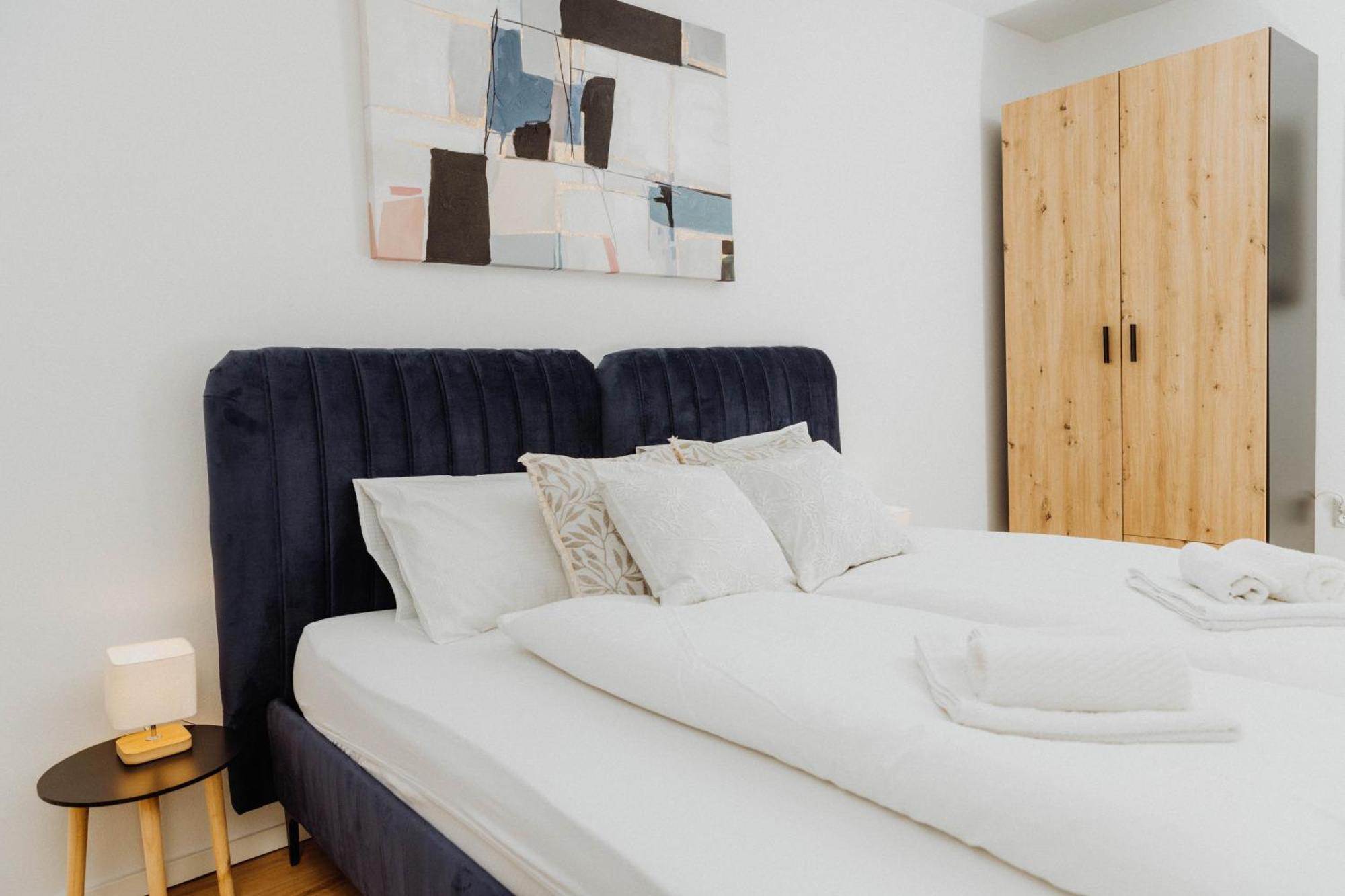 Apartman Tihana Vinkovci Exteriör bild