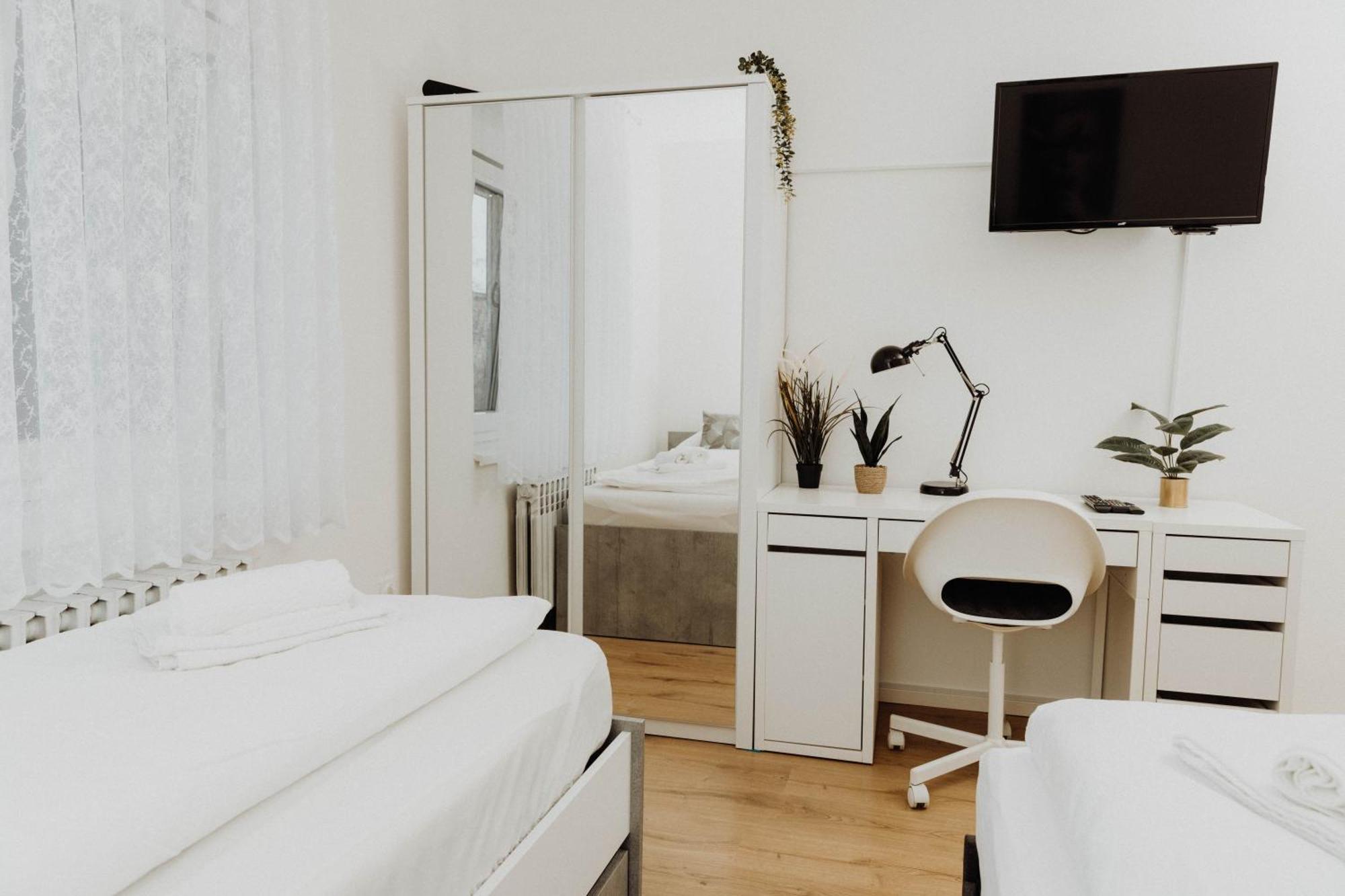 Apartman Tihana Vinkovci Exteriör bild