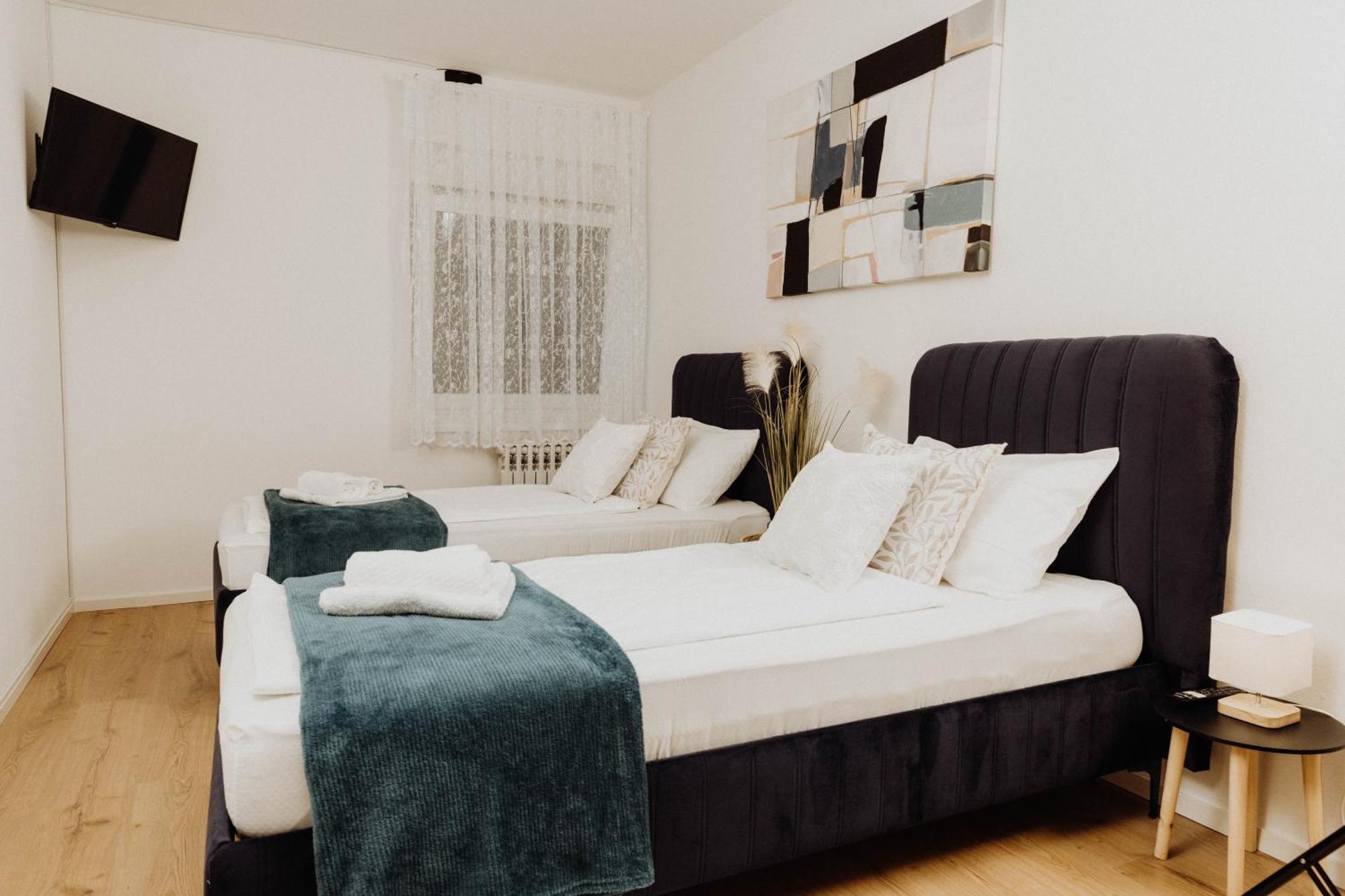 Apartman Tihana Vinkovci Exteriör bild