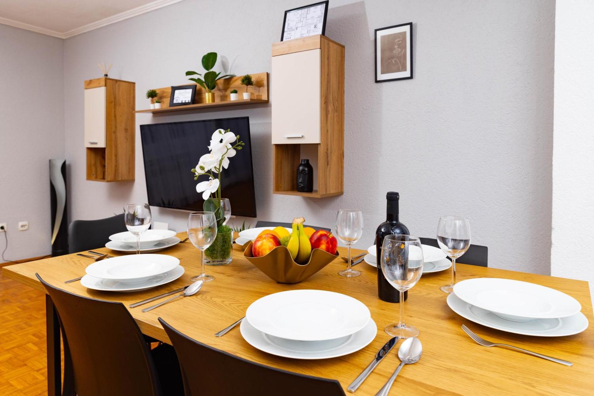 Apartman Tihana Vinkovci Exteriör bild