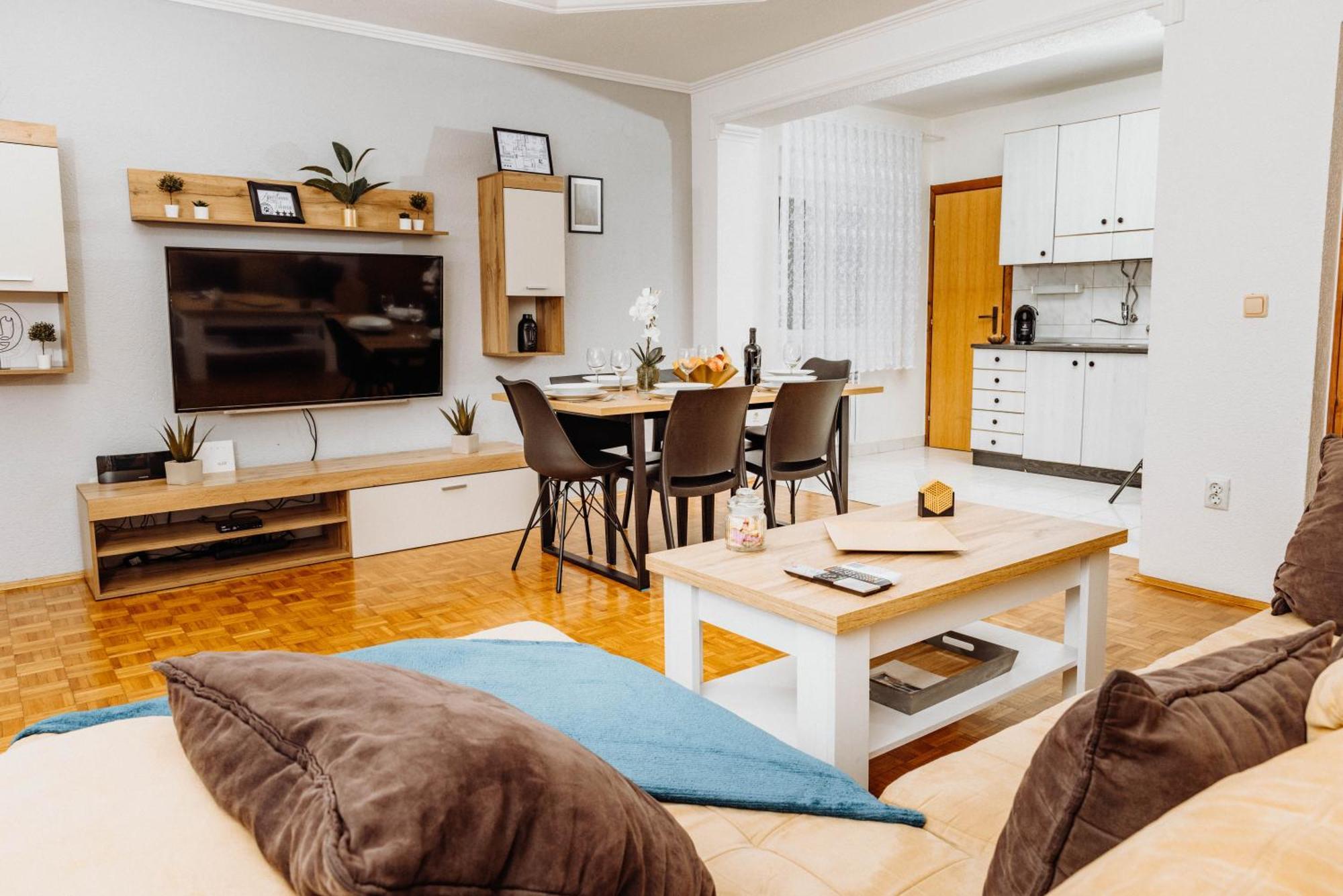 Apartman Tihana Vinkovci Exteriör bild