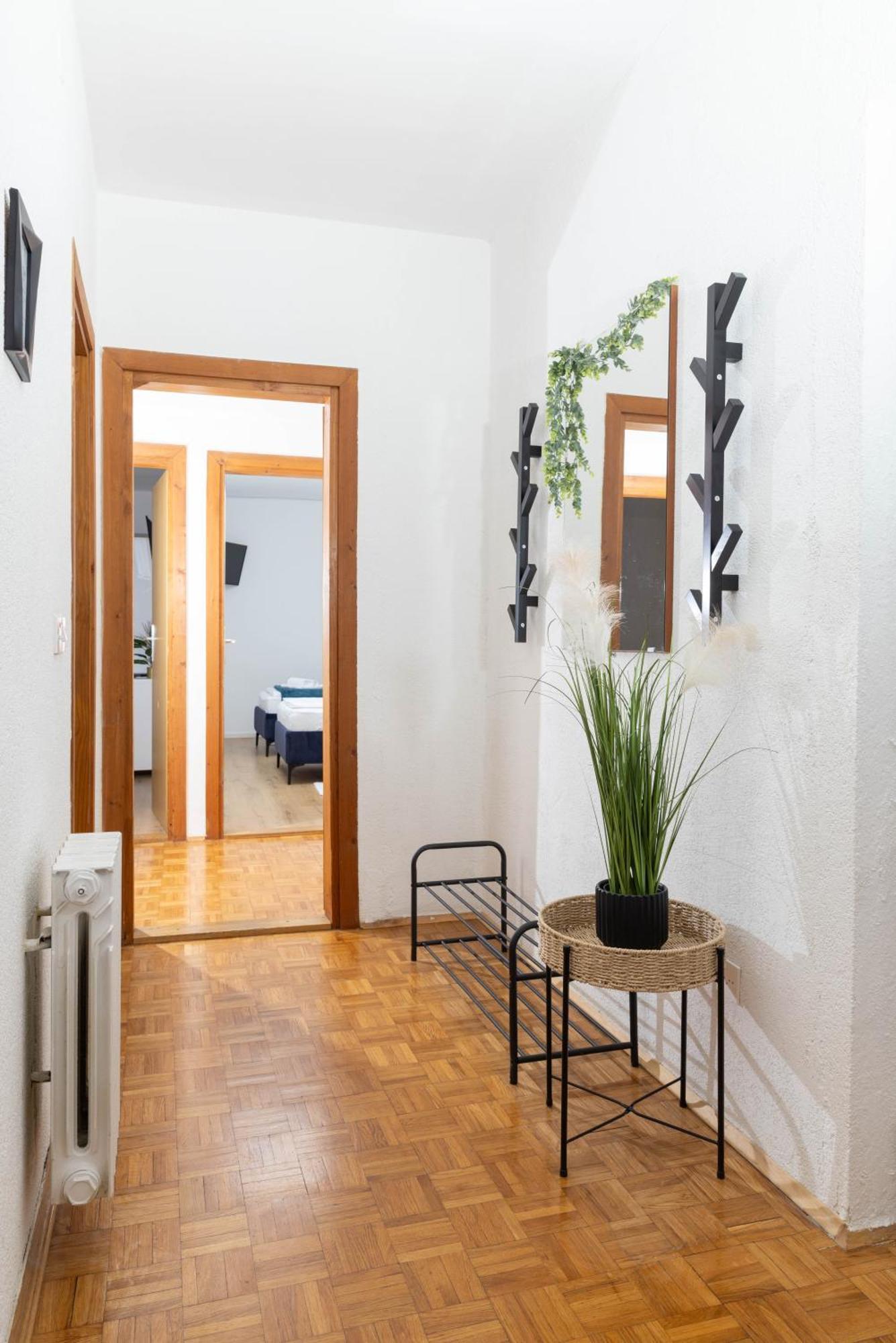 Apartman Tihana Vinkovci Exteriör bild