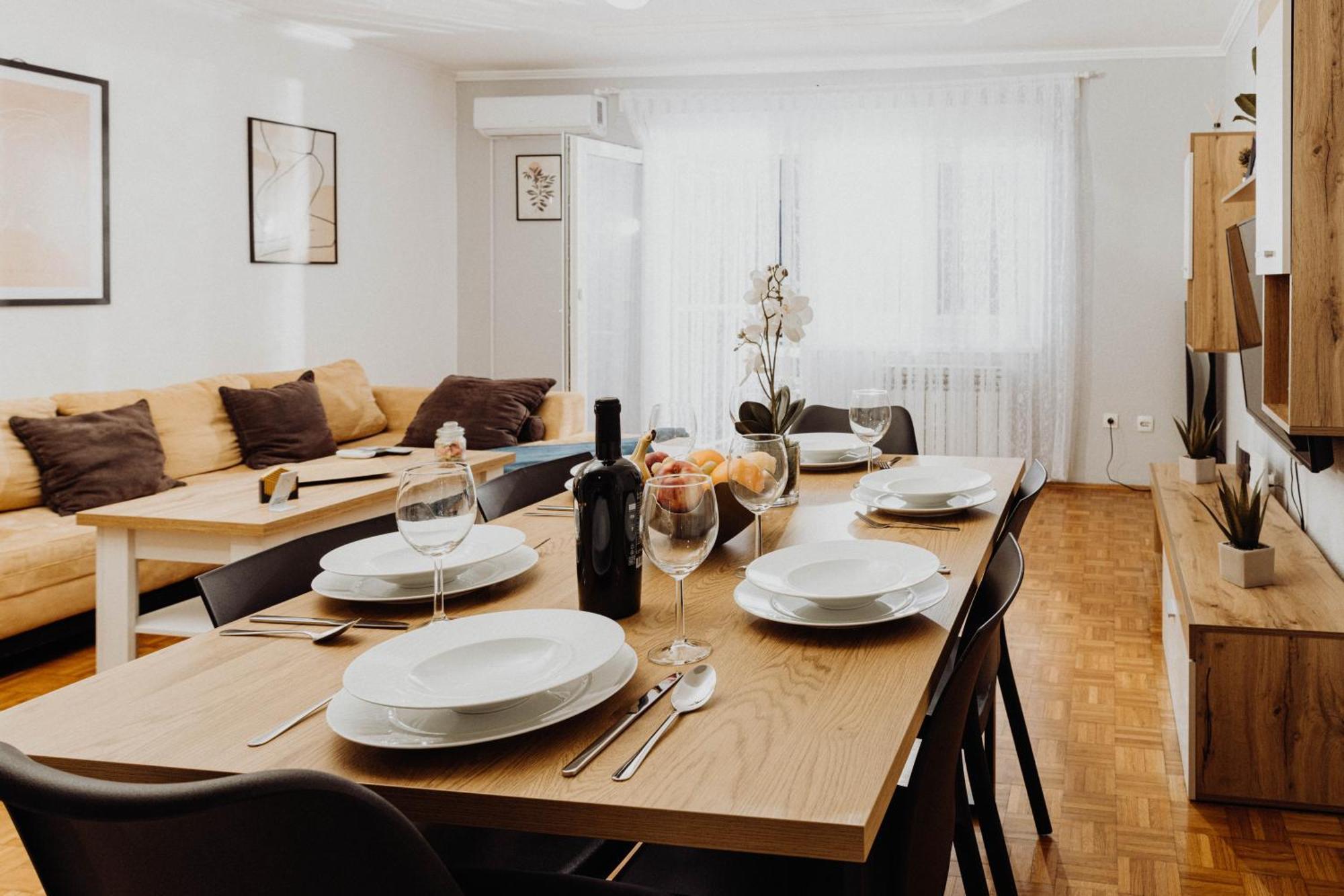 Apartman Tihana Vinkovci Exteriör bild